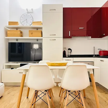 Xenia Apartments - Cozy Two-Room Apartment In Central Station Milan Exterior photo