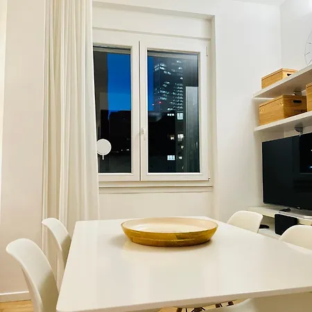 Xenia Apartments - Cozy Two-Room Apartment In Central Station Milan Exterior photo